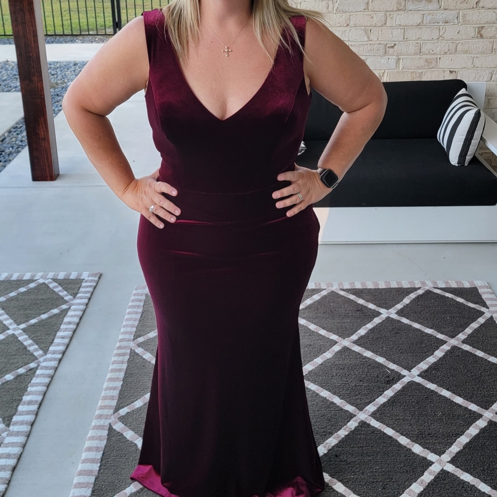 Revelry Velvet Dakota petite dress Burgundy